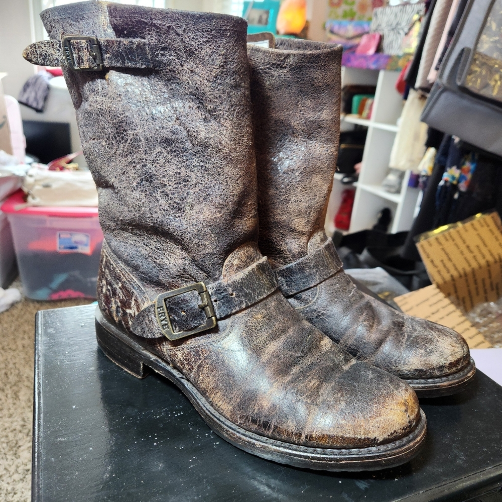 Frye Veronica Short Boot in Antiqued Black
